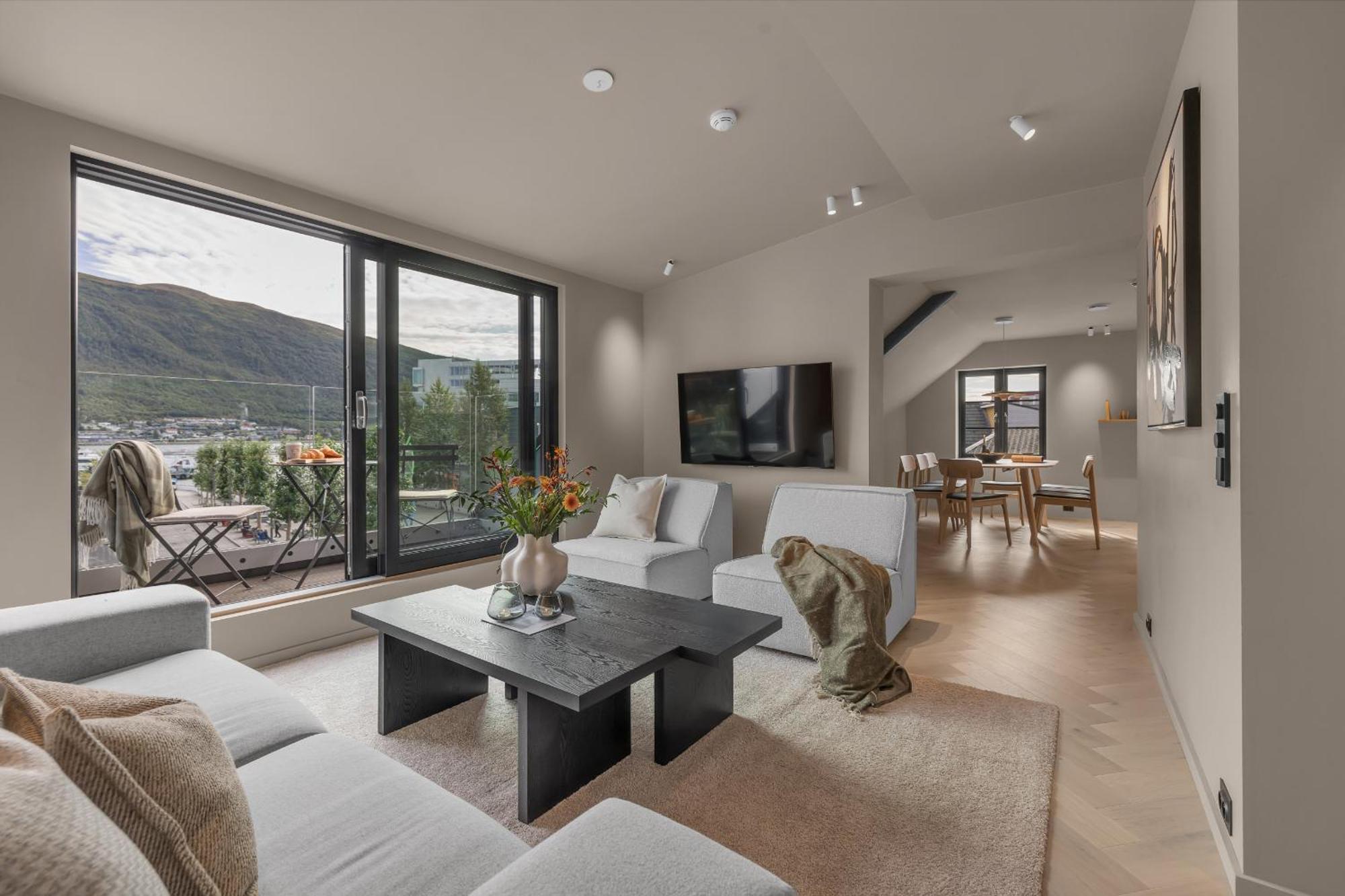 The Loft - Central Top Floor Apartment With 4 Bedrooms Tromso Exterior photo